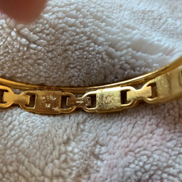 Micheal kors 18k gold bracelet - Picture 3 of 3